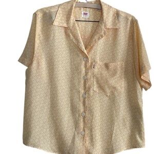 Levi's Pale Yellow Short Sleeve Button-Up Blouse